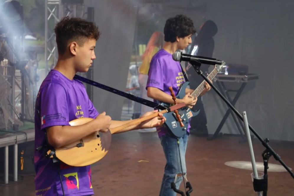 Школу креативных индустрий Хакасии пригласили на сцену театра "Геликон-опера" с фестивалем "Наа Ӱн"