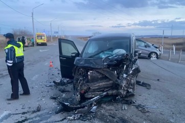 В Алтайском районе водитель "Honda" не уступил дорогу и спровоцировал ДТП с пострадавшими