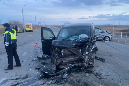 В Алтайском районе водитель "Honda" не уступил дорогу и спровоцировал ДТП с пострадавшими