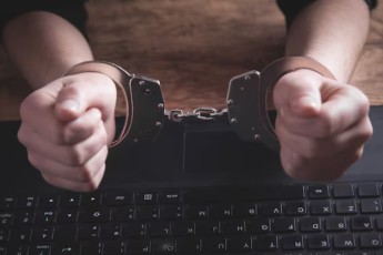 20-летний житель Минусинска взят под стражу за поджог релейных шкафов РЖД