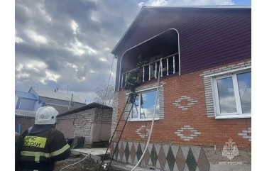 Три пожара за сутки в Хакасии: пострадали два человека, уничтожено сено и дом