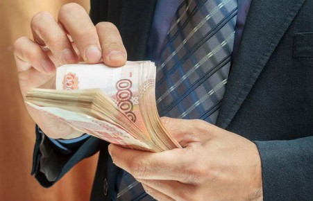 Губернаторы показали карманы: кто в Сибири оказался самым богатым?
