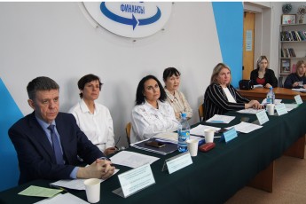 В ХГУ подвели итоги экономического конкурса: хакасский календарь, умный дом и травяной крем