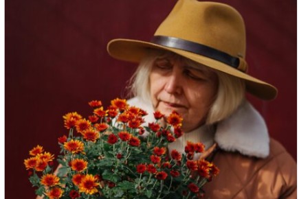 Жительница Черногорска лишилась денег из-за предоплаты за комнатные цветы мошенникам