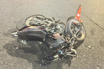 В Абакане женщина на "Nissan" не уступила дорогу мотоциклисту, спровоцировав ДТП