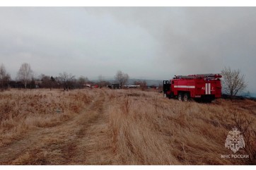 В Хакасии за сутки ликвидировано три пожара, включая пал травы на 5 тыс. кв. м
