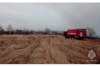 В Хакасии за сутки ликвидировано три пожара, включая пал травы на 5 тыс. кв. м