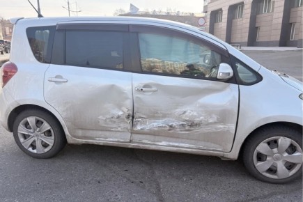 В Абакане водитель не уступил дорогу и попал в ДТП