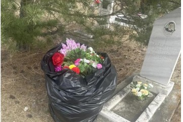 На абаканских кладбищах крадут цветы с могил – полиция ищет вандалов