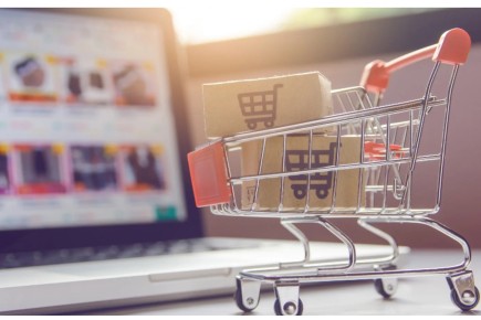 В Абакане сотрудница пункта выдачи маркетплейса украла товары на 85 тыс. рублей