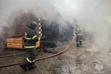 В Хакасии замыкание проводки привело к пожарам в бане, времянке и автомобиле