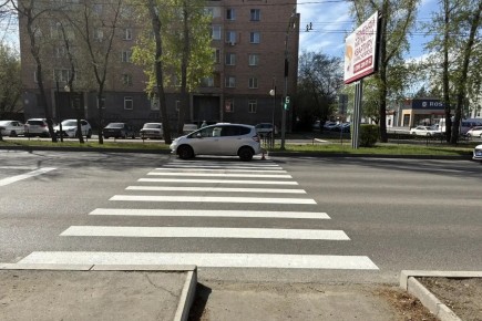 В Абакане автоледи на пешеходном переходе сбила девушку-подростка