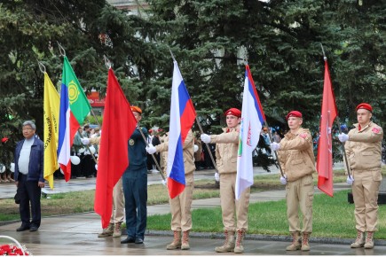 Вахта Памяти стартовала в Абакане, на Пост № 1 вышли школьники