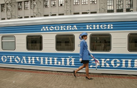 Украина может прекратить железнодорожное пассажирское сообщение с Россией с 1 июля