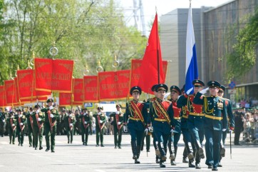 Хранить память о подвиге Народа-победителя: в Абакане состоялся парад наследников Великой Победы