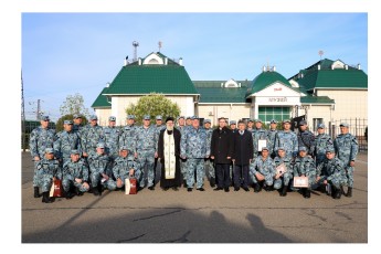 Глава Хакасии встретил полицейских, вернувшихся с Северного Кавказа