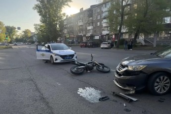 ДТП в Абакане: 16‑летний водитель питбайка и его пассажирка получили травмы