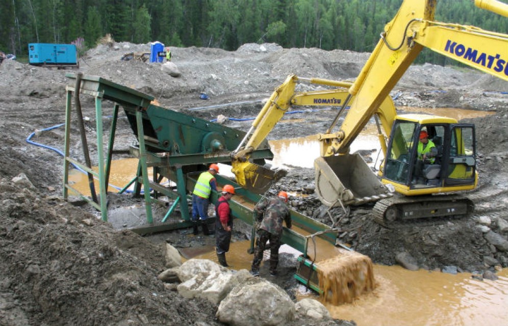 В Хакасии предприятие незаконно добыло 50 кг золота и серебра