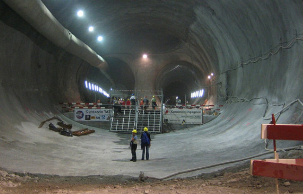 Китайские инвесторы заинтересовались строительством туннеля в Крым