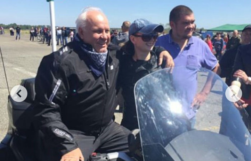 Главу Хакасии посвятили в байкеры