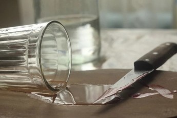 Жительница Черногорска предстанет перед судом за нападение на сожителя 8 марта