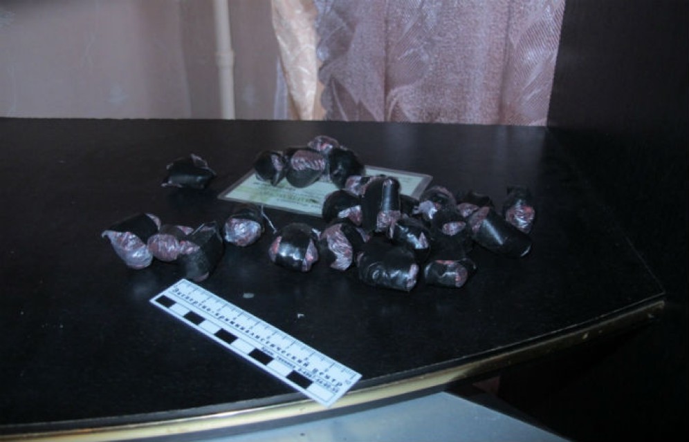 Двое жителей Хакасии арестованы за сбыт наркотиков на Ямале