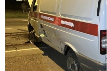 Пьяный водитель без прав врезался в "скорую" на дороге Абакан — Саяногорск