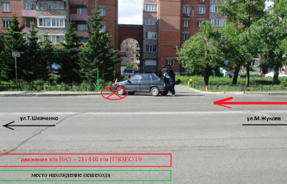 В Абакане водитель вылетел на тротуар и сбил пенсионерку