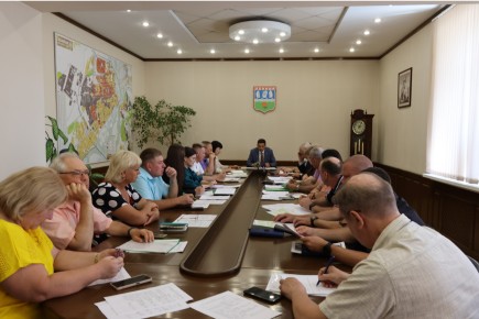 Абакан готовится к городскому празднику выпускников, 27 июня перекроют Вяткина