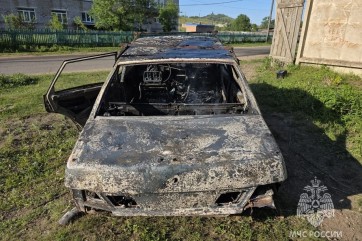 В Туиме из‑за неисправности топливной системы сгорел автомобиль ВАЗ