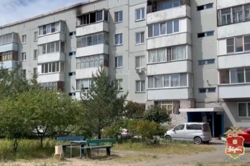 Полковник ГИБДД в Абакане помог эвакуировать жильцов пятиэтажки при пожаре