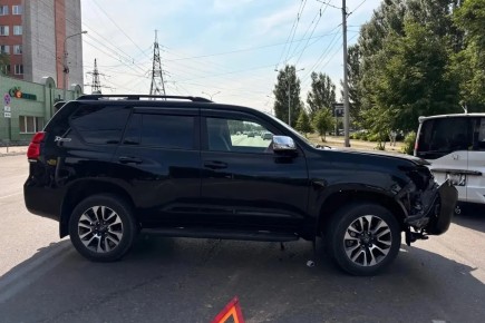 ДТП в Абакане: "Land Cruiser" не уступил дорогу, есть пострадавшая