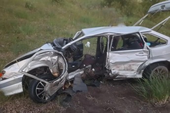 Столкновение "Mitsubishi" и ВАЗ‑2114 на дороге Абакан — Ак‑Довурак: пострадали три человека