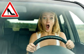 В Черногорске 18-летняя автоледи сбила пешехода и протаранила три машины