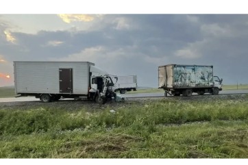 В Боградском районе на Р‑257 «Енисей» грузовик Nissan врезался в стоящий Hyundai