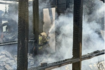 В Хакасии за выходные потушили два крупных пожара в частном секторе
