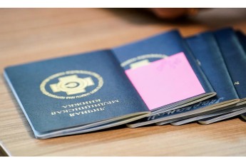 В Черногорске предпринимательнице предъявили обвинение за использование поддельной медкнижки