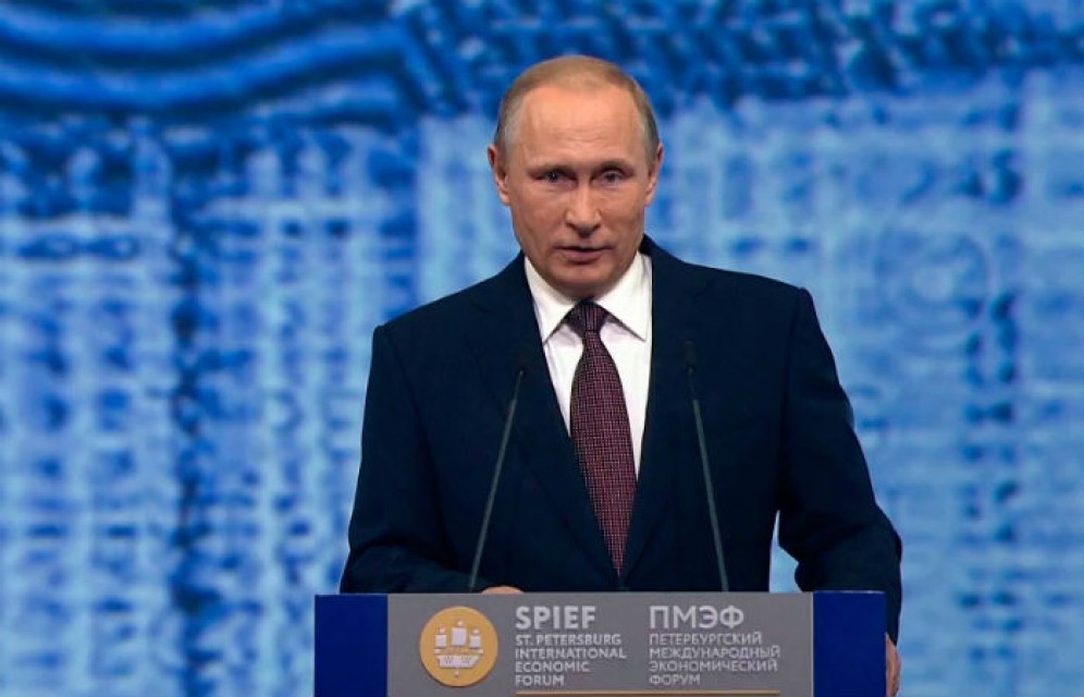 Путин призвал заканчивать с санкциями