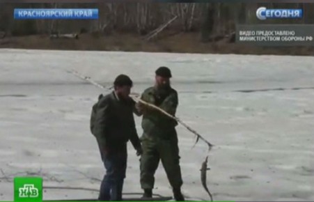Сибирские староверы научили китайских офицеров выживать в тайге