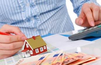 Глава Хакасии обеспокоен снижением налоговых поступлений из-за кадастровой оценки