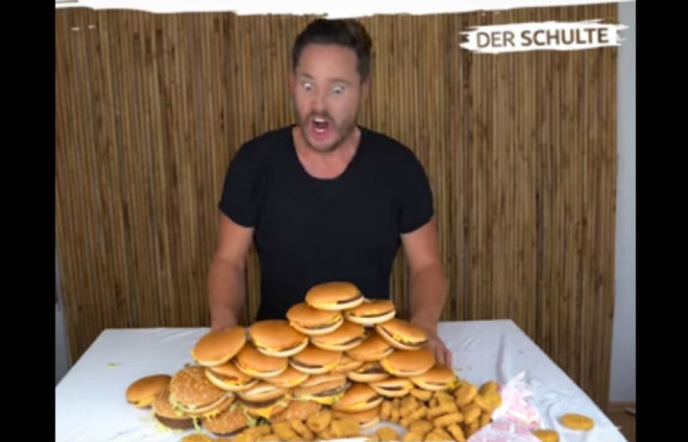 Ролик «Как едят в разных странах» разъярил турков и россиян