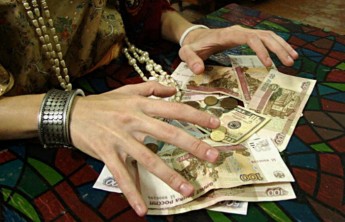 85-летняя жительница Абакана отдала 150 тыс. рублей за снятие порчи