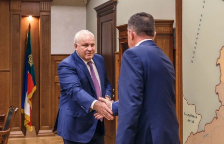 Глава Хакасии назначил двух министров, одного главврача и ответственного за молодежь