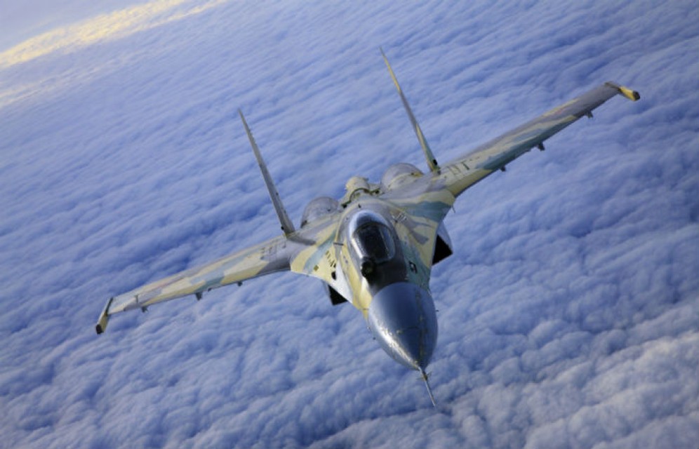 Су-27 отогнал истребитель НАТО от самолета Шойгу