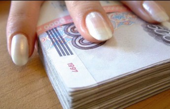 В Хакасии кассир банка сбежала, прихватив полмиллиона рублей