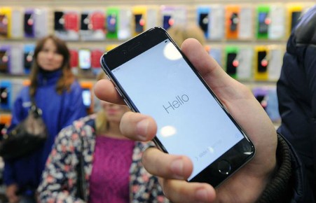 Россияне стали меньше тратить на развлечения и больше – на смартфоны