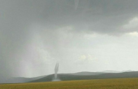 В степях Хакасии пронесся торнадо