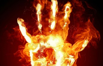 В Красноярском крае мужчина облил бензином и поджёг директора предприятия за невыплату зарплаты