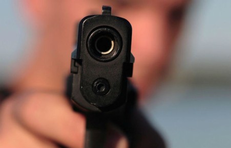 Пьяный житель Усть-Абакана ранил из пневматики соседского ребенка