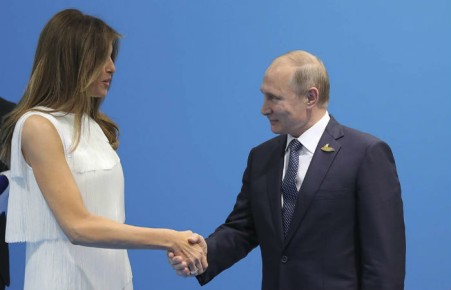 Мелания Трамп безуспешно пыталась забрать мужа с переговоров с Путиным